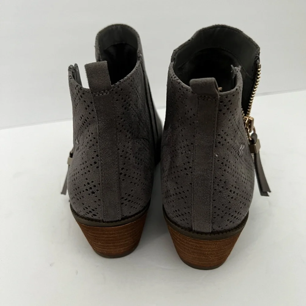 Dr Scholls gray perforated faux suede booties boho side zip excellent si… - Picture 3 of 8